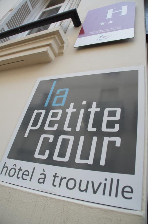 La Petite Cour Hotel ทรูวิลล์-ซูร์-แมร์ ภายนอก รูปภาพ